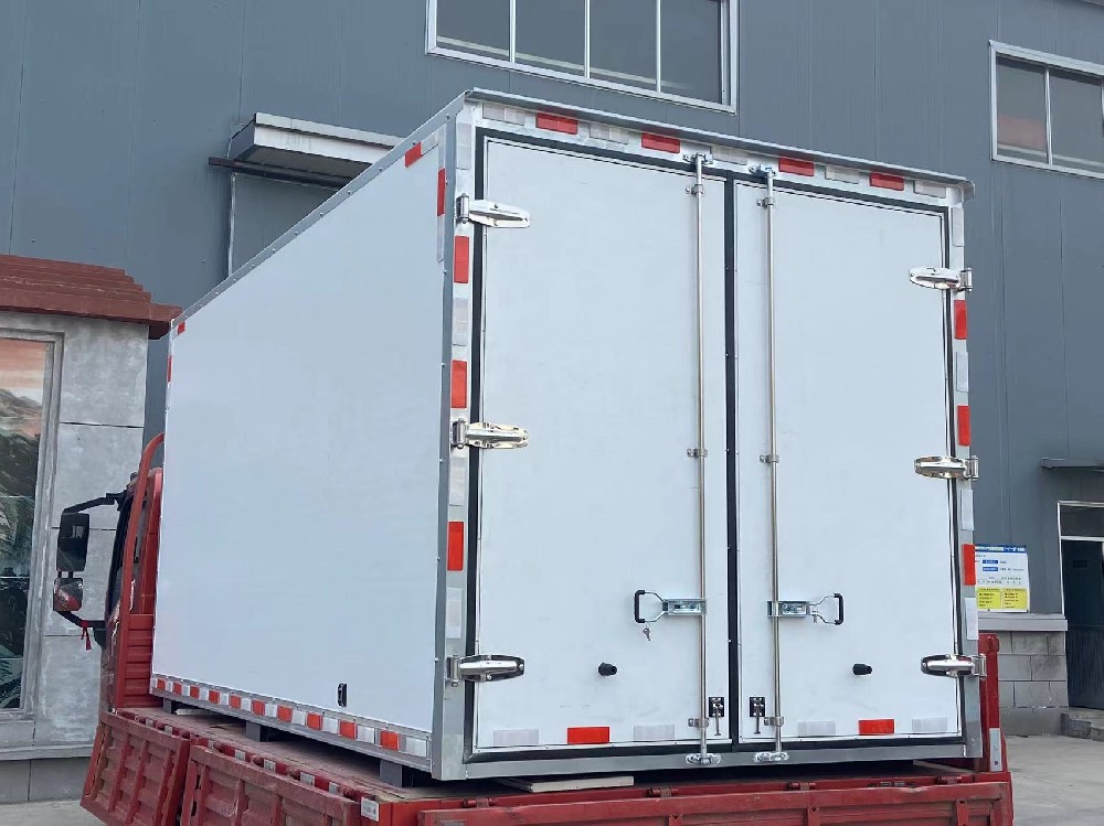 CFRT車廂板在4.2m干貨車廂的應(yīng)用